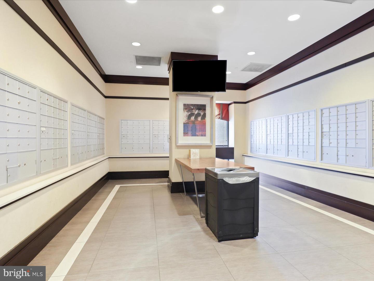 4500 S FOUR MILE RUN DR #927, ARLINGTON, Virginia 22204, 1 Bedroom Bedrooms, ,1 BathroomBathrooms,Residential,For sale,4500 S FOUR MILE RUN DR #927,VAAR2060124 MLS # VAAR2060124