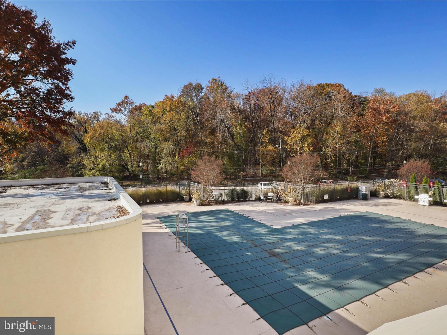 4500 S FOUR MILE RUN DR #927, ARLINGTON, Virginia 22204, 1 Bedroom Bedrooms, ,1 BathroomBathrooms,Residential,For sale,4500 S FOUR MILE RUN DR #927,VAAR2060124 MLS # VAAR2060124