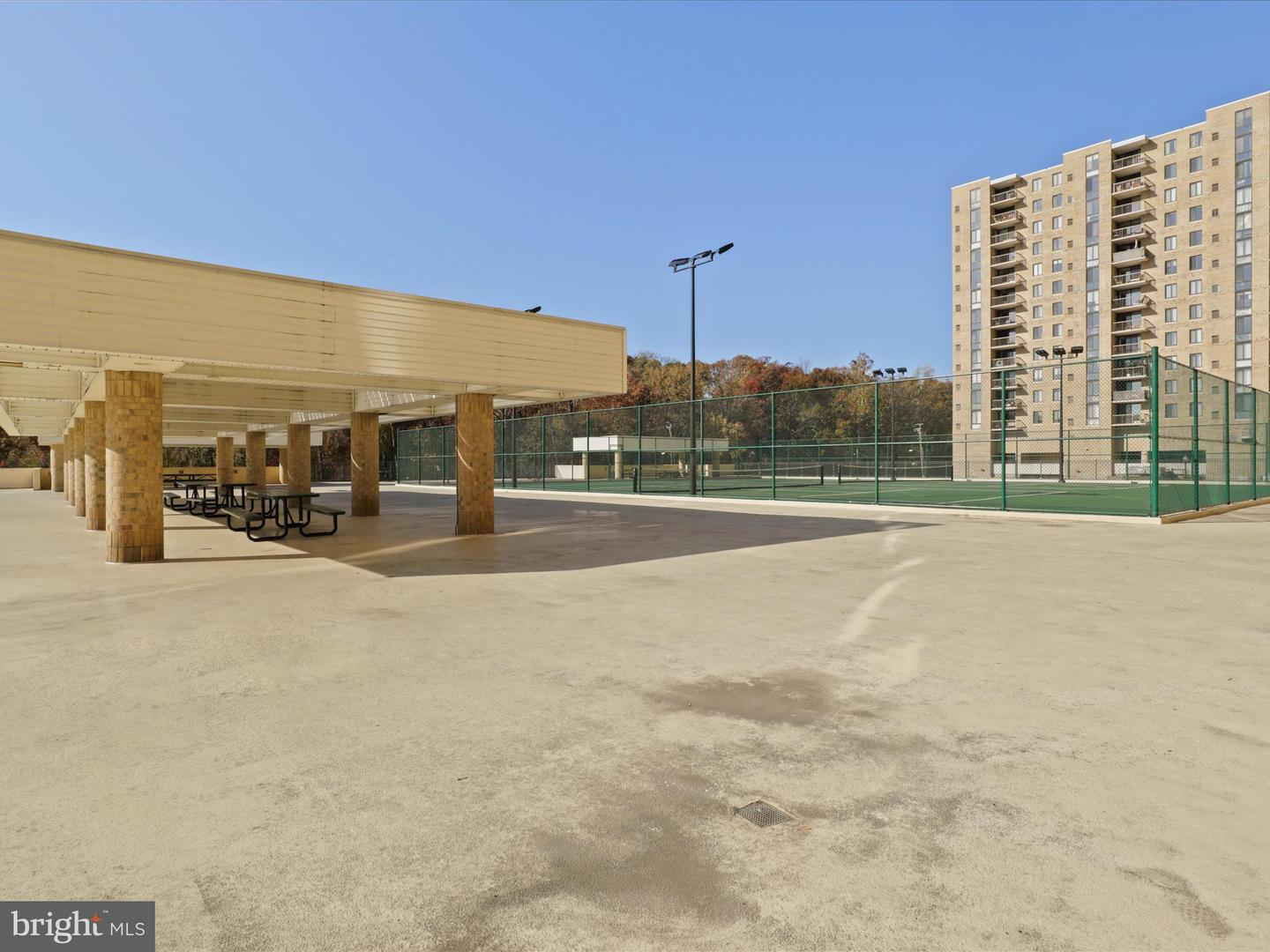 4500 S FOUR MILE RUN DR #927, ARLINGTON, Virginia 22204, 1 Bedroom Bedrooms, ,1 BathroomBathrooms,Residential,For sale,4500 S FOUR MILE RUN DR #927,VAAR2060124 MLS # VAAR2060124