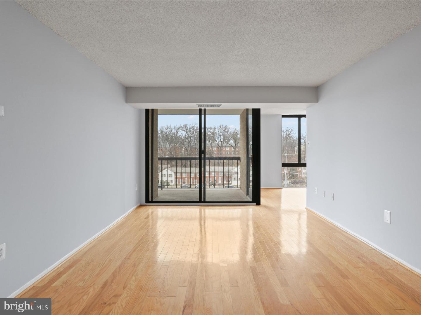 4500 S FOUR MILE RUN DR #927, ARLINGTON, Virginia 22204, 1 Bedroom Bedrooms, ,1 BathroomBathrooms,Residential,For sale,4500 S FOUR MILE RUN DR #927,VAAR2060124 MLS # VAAR2060124