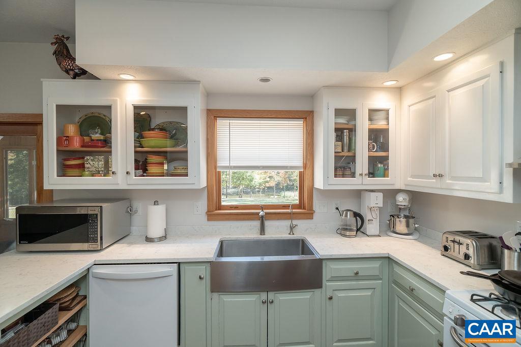 374 WHITE OAK DR, PALMYRA, Virginia 22963, 3 Bedrooms Bedrooms, ,2 BathroomsBathrooms,Residential,For sale,374 WHITE OAK DR,666320 MLS # 666320