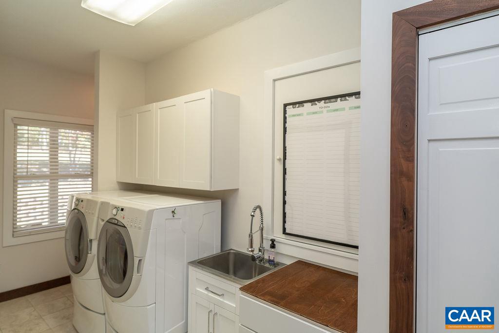 374 WHITE OAK DR, PALMYRA, Virginia 22963, 3 Bedrooms Bedrooms, ,2 BathroomsBathrooms,Residential,For sale,374 WHITE OAK DR,666320 MLS # 666320