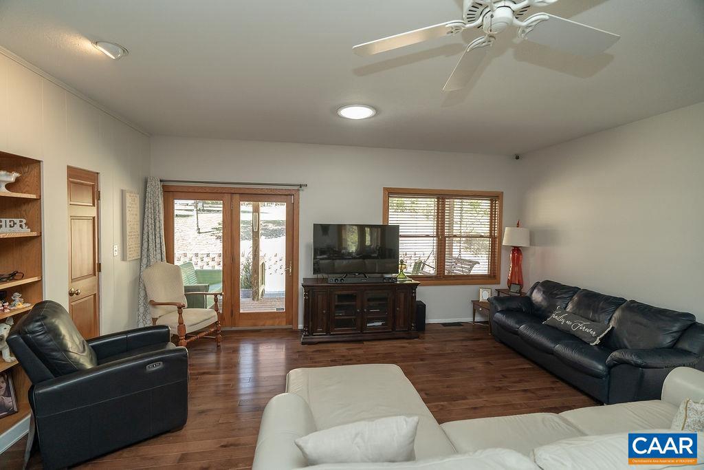 374 WHITE OAK DR, PALMYRA, Virginia 22963, 3 Bedrooms Bedrooms, ,2 BathroomsBathrooms,Residential,For sale,374 WHITE OAK DR,666320 MLS # 666320