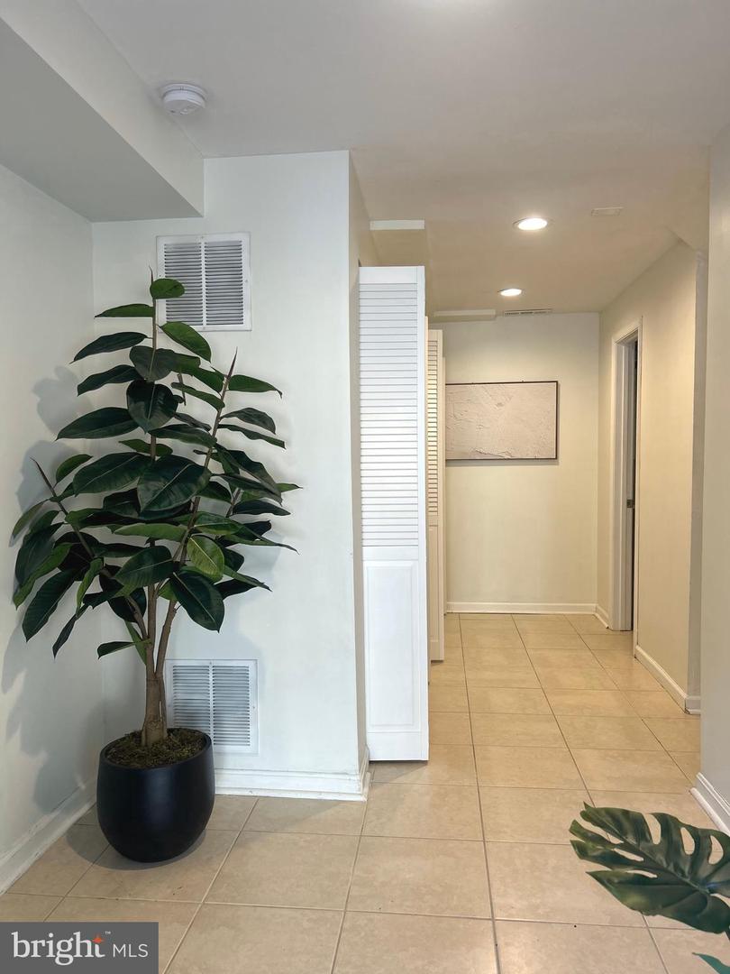 2691 24TH RD S, ARLINGTON, Virginia 22206, 3 Bedrooms Bedrooms, ,3 BathroomsBathrooms,Residential,For sale,2691 24TH RD S,VAAR2060128 MLS # VAAR2060128