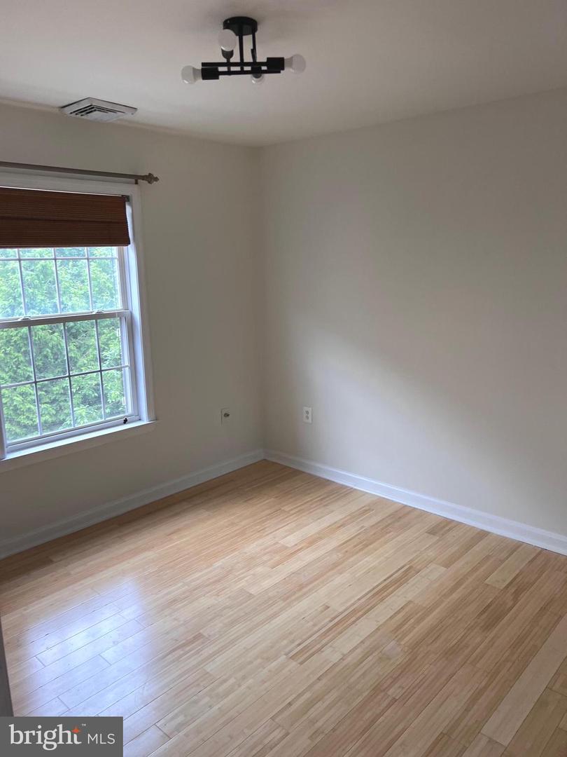 2691 24TH RD S, ARLINGTON, Virginia 22206, 3 Bedrooms Bedrooms, ,3 BathroomsBathrooms,Residential,For sale,2691 24TH RD S,VAAR2060128 MLS # VAAR2060128