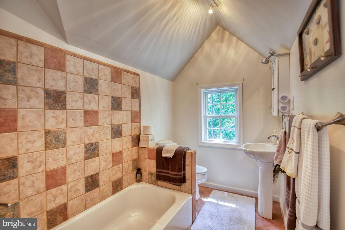 120 TWIN HARBOR RD, REEDVILLE, Virginia 22539, 4 Bedrooms Bedrooms, ,3 BathroomsBathrooms,Residential,For sale,120 TWIN HARBOR RD,VANV2001670 MLS # VANV2001670