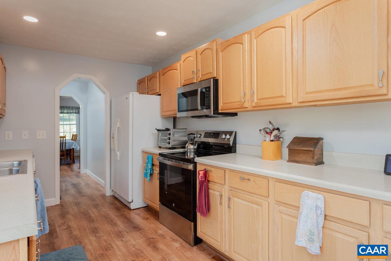 391 HERMITAGE RD, STAUNTON, Virginia 24401, 3 Bedrooms Bedrooms, ,2 BathroomsBathrooms,Residential,For sale,391 HERMITAGE RD,666339 MLS # 666339