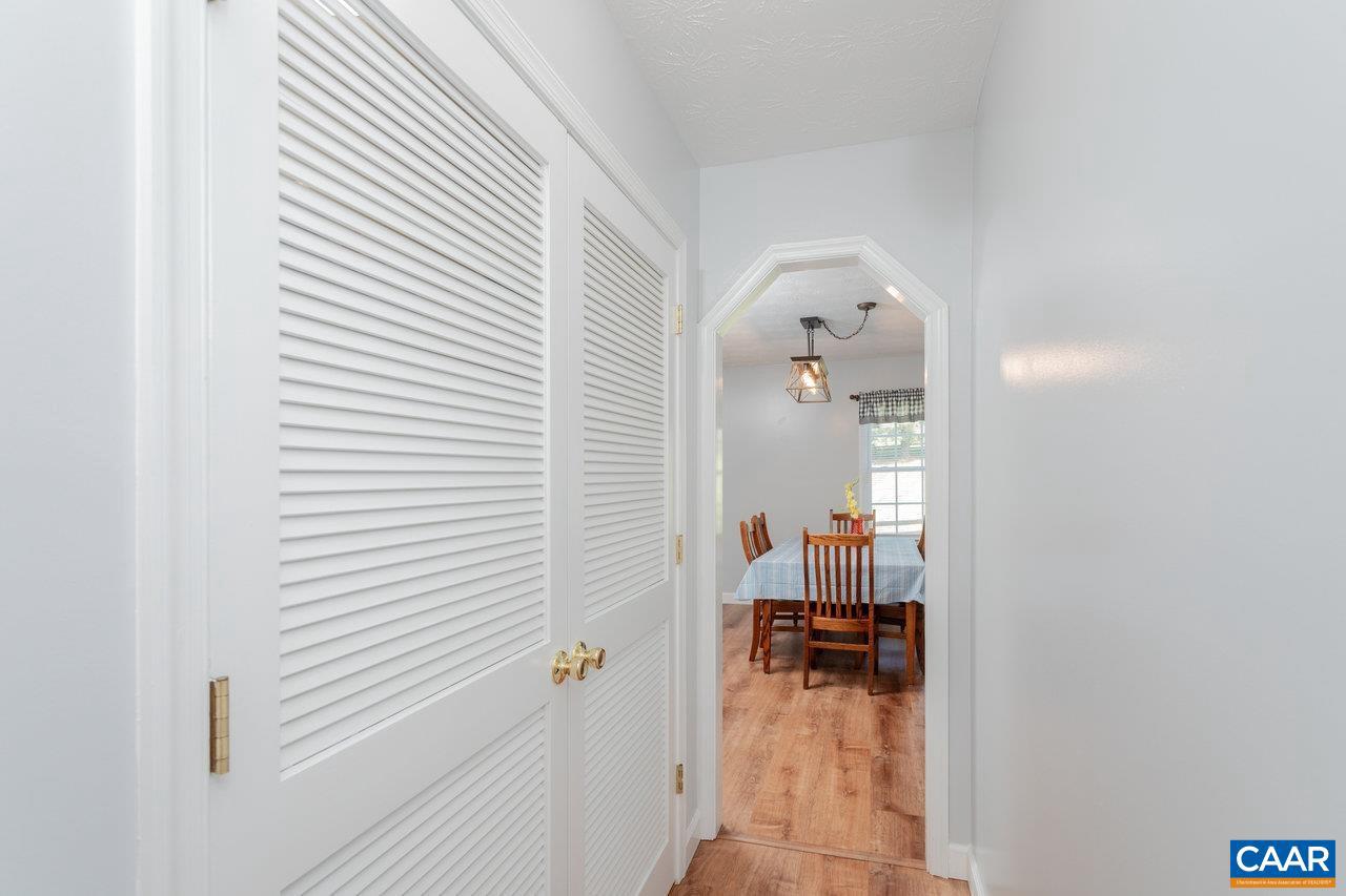 391 HERMITAGE RD, STAUNTON, Virginia 24401, 3 Bedrooms Bedrooms, ,2 BathroomsBathrooms,Residential,For sale,391 HERMITAGE RD,666339 MLS # 666339