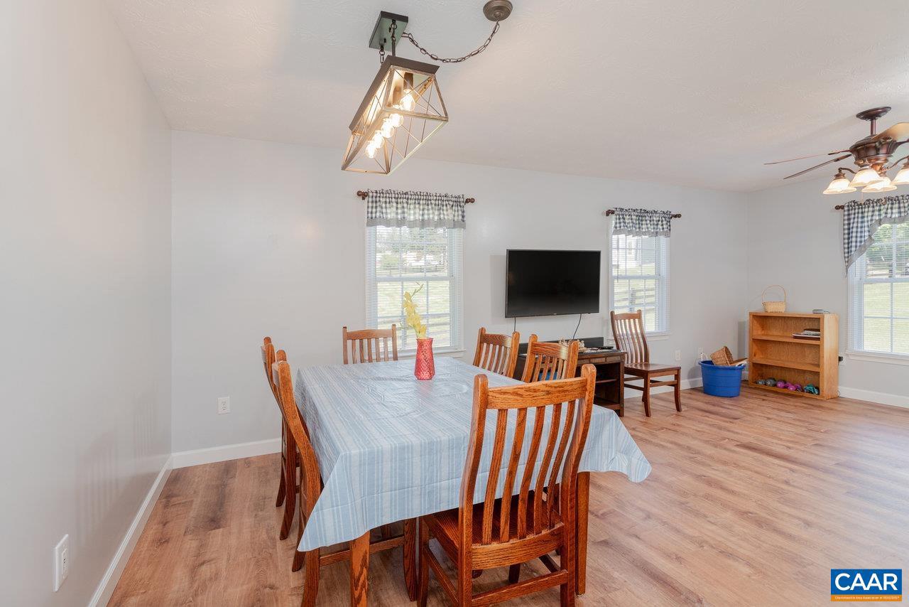 391 HERMITAGE RD, STAUNTON, Virginia 24401, 3 Bedrooms Bedrooms, ,2 BathroomsBathrooms,Residential,For sale,391 HERMITAGE RD,666339 MLS # 666339