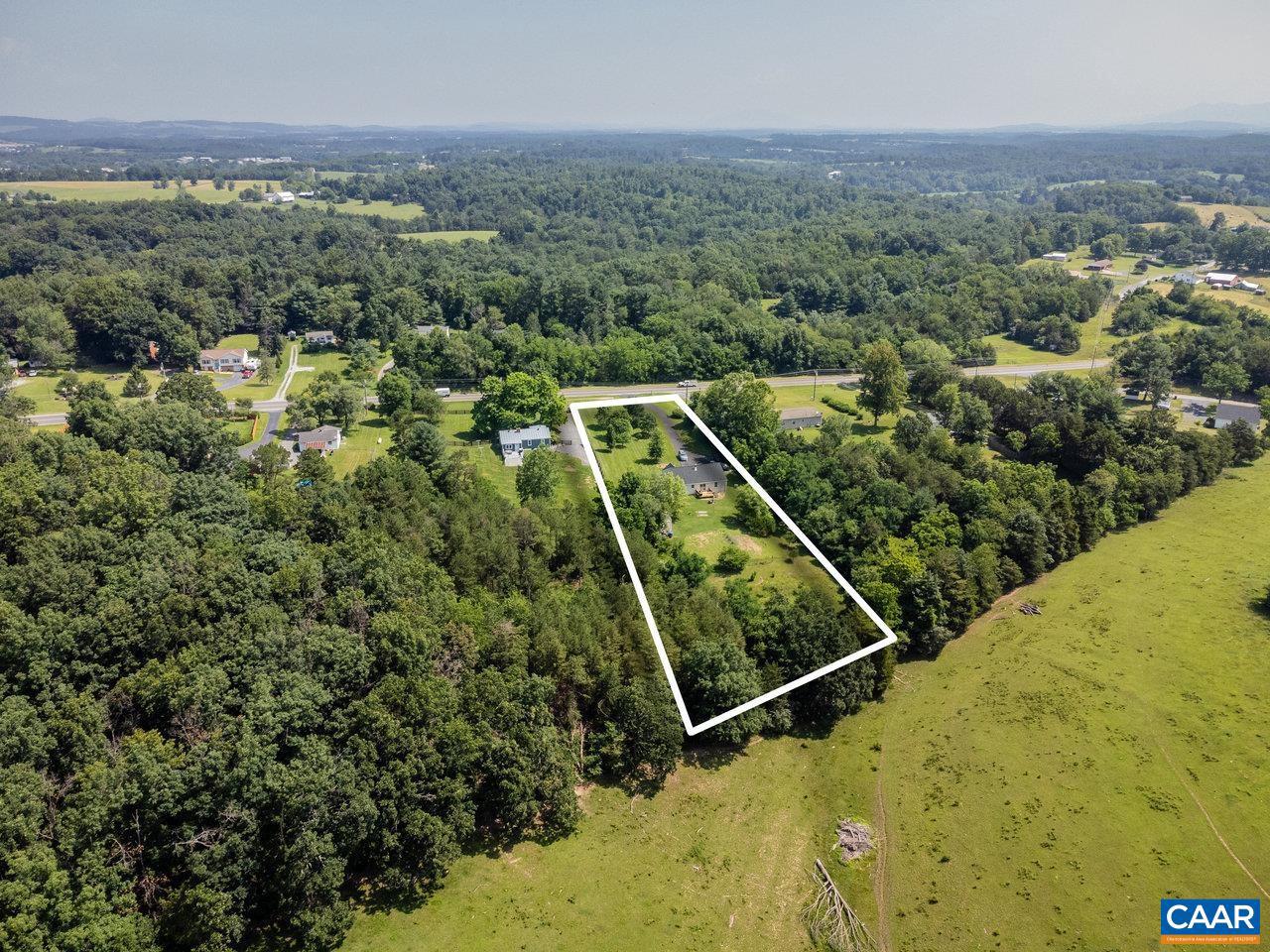 391 HERMITAGE RD, STAUNTON, Virginia 24401, 3 Bedrooms Bedrooms, ,2 BathroomsBathrooms,Residential,For sale,391 HERMITAGE RD,666339 MLS # 666339