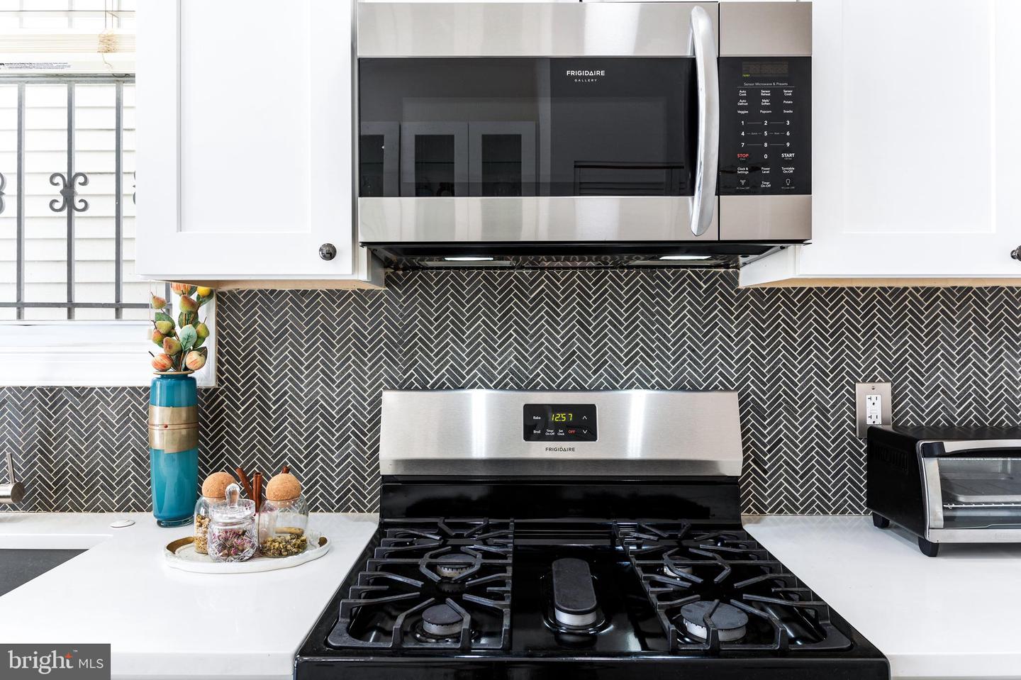 1405 MONTELLO AVE NE, WASHINGTON, District Of Columbia 20002, 4 Bedrooms Bedrooms, ,2 BathroomsBathrooms,Residential,For sale,1405 MONTELLO AVE NE,DCDC2184432 MLS # DCDC2184432