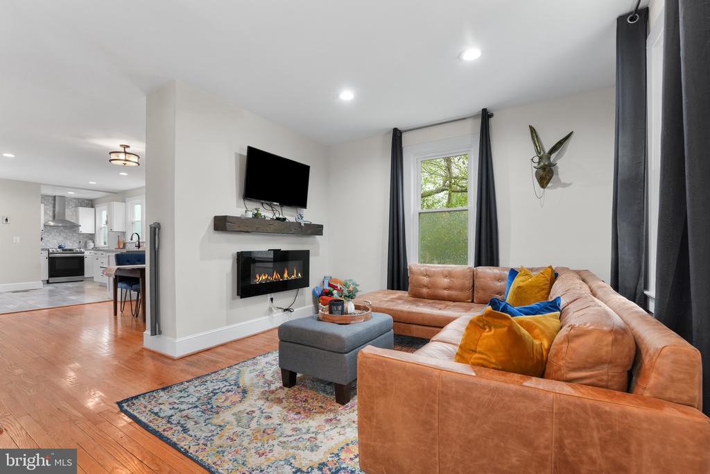 118 W EDMONDSON ST, CULPEPER, Virginia 22701, 4 Bedrooms Bedrooms, ,2 BathroomsBathrooms,Residential,118 W EDMONDSON ST,VACU2010936 MLS # VACU2010936