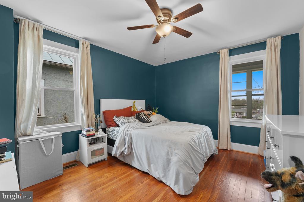 118 W EDMONDSON ST, CULPEPER, Virginia 22701, 4 Bedrooms Bedrooms, ,2 BathroomsBathrooms,Residential,118 W EDMONDSON ST,VACU2010936 MLS # VACU2010936