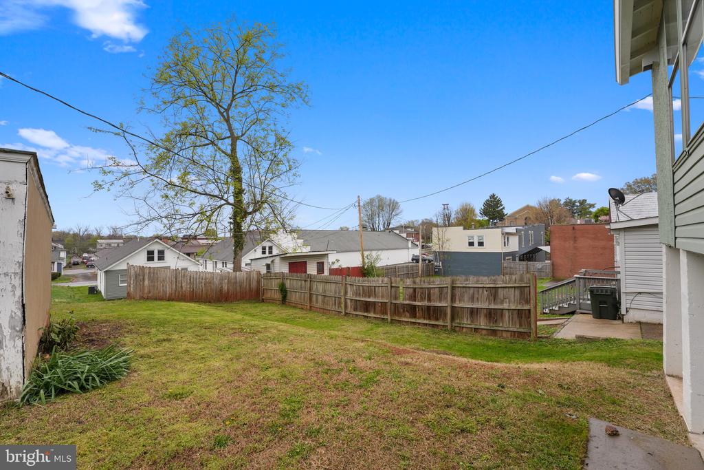 118 W EDMONDSON ST, CULPEPER, Virginia 22701, 4 Bedrooms Bedrooms, ,2 BathroomsBathrooms,Residential,118 W EDMONDSON ST,VACU2010936 MLS # VACU2010936