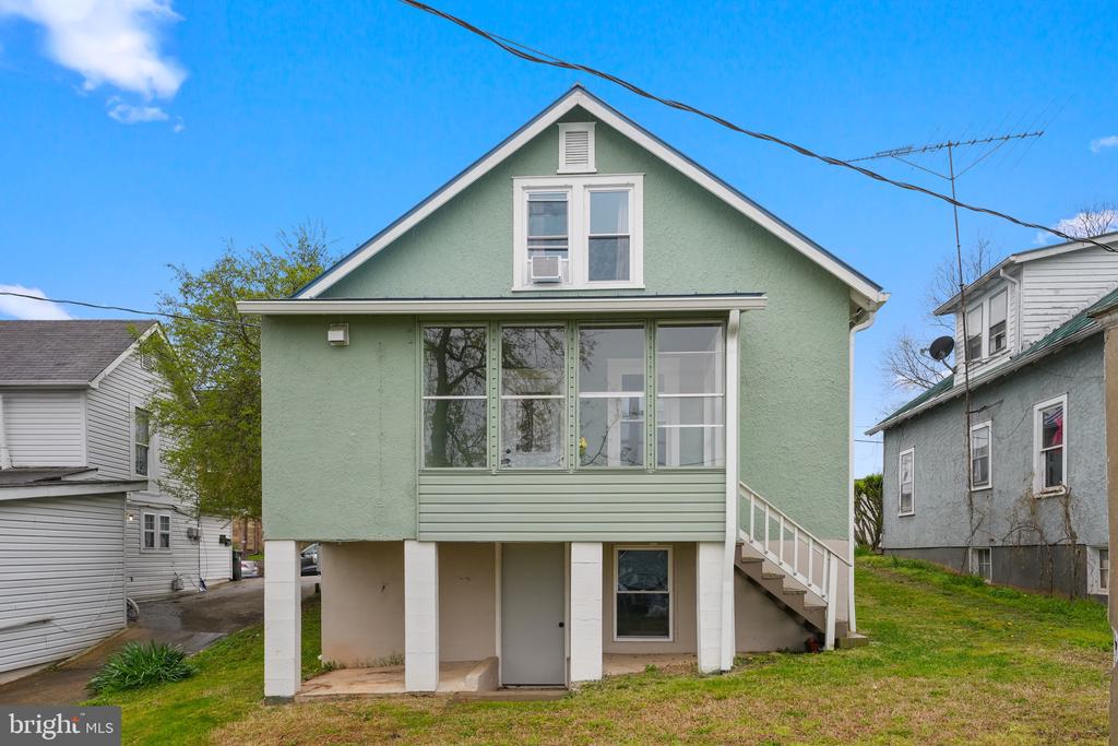 118 W EDMONDSON ST, CULPEPER, Virginia 22701, 4 Bedrooms Bedrooms, ,2 BathroomsBathrooms,Residential,118 W EDMONDSON ST,VACU2010936 MLS # VACU2010936
