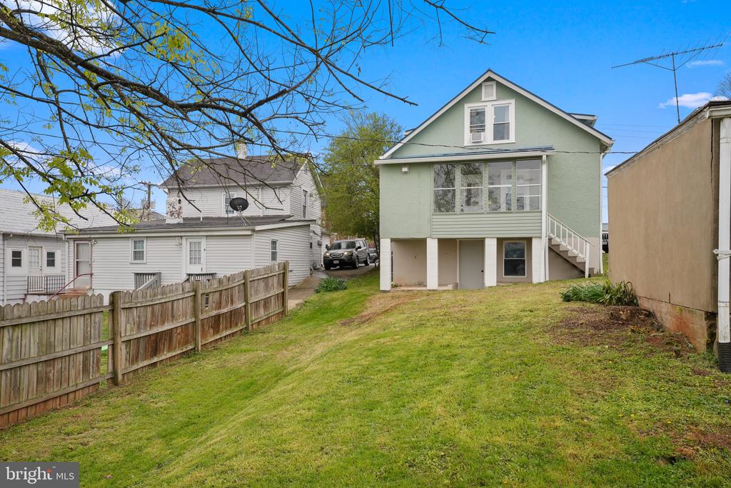 118 W EDMONDSON ST, CULPEPER, Virginia 22701, 4 Bedrooms Bedrooms, ,2 BathroomsBathrooms,Residential,118 W EDMONDSON ST,VACU2010936 MLS # VACU2010936