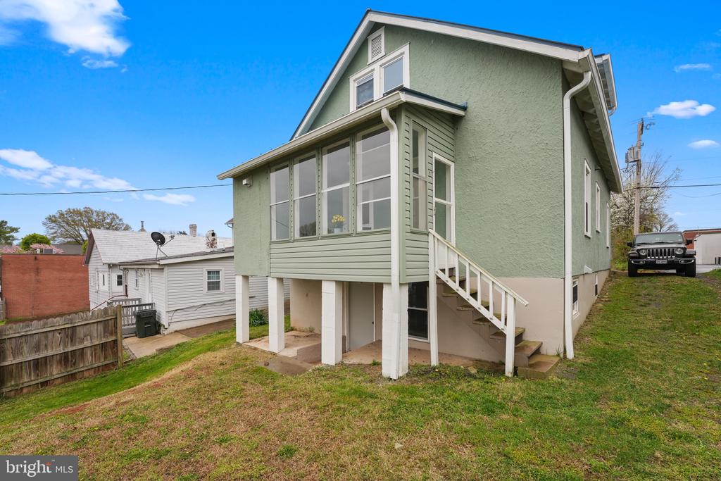 118 W EDMONDSON ST, CULPEPER, Virginia 22701, 4 Bedrooms Bedrooms, ,2 BathroomsBathrooms,Residential,118 W EDMONDSON ST,VACU2010936 MLS # VACU2010936