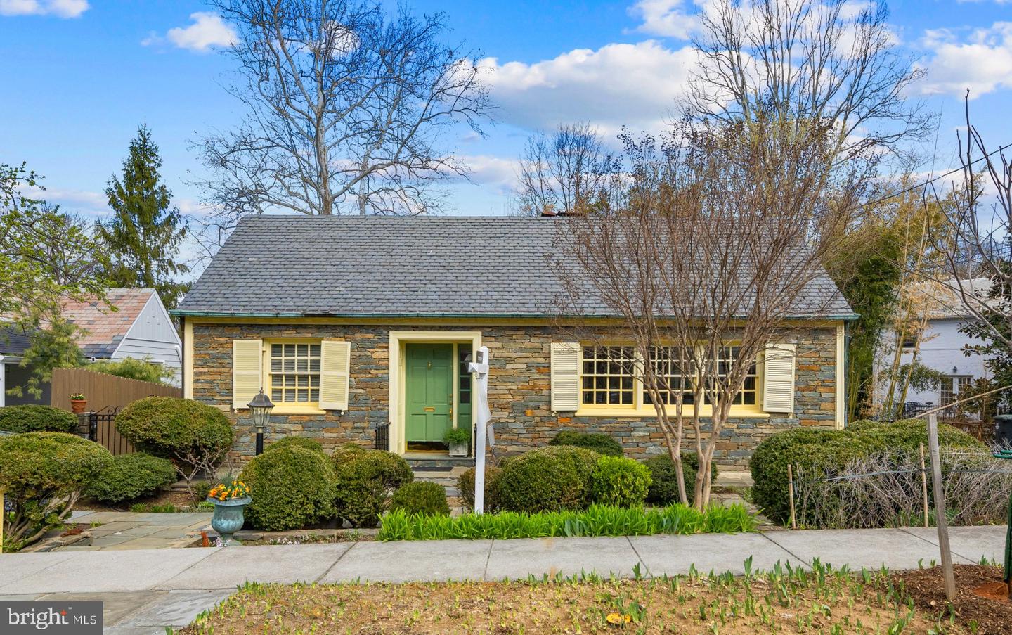4625 TILDEN ST NW, WASHINGTON, District Of Columbia 20016, 2 Bedrooms Bedrooms, ,2 BathroomsBathrooms,Residential,For sale,4625 TILDEN ST NW,DCDC2193082 MLS # DCDC2193082