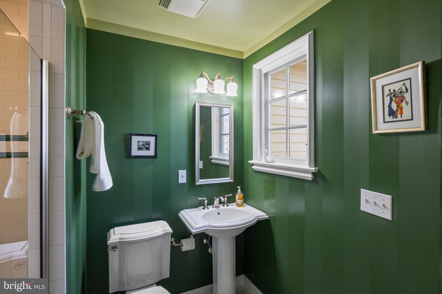4625 TILDEN ST NW, WASHINGTON, District Of Columbia 20016, 2 Bedrooms Bedrooms, ,2 BathroomsBathrooms,Residential,For sale,4625 TILDEN ST NW,DCDC2193082 MLS # DCDC2193082