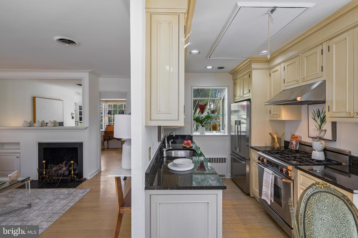 4625 TILDEN ST NW, WASHINGTON, District Of Columbia 20016, 2 Bedrooms Bedrooms, ,2 BathroomsBathrooms,Residential,For sale,4625 TILDEN ST NW,DCDC2193082 MLS # DCDC2193082