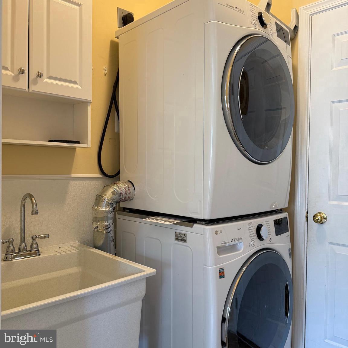 103 CLAUDE CT SE, LEESBURG, Virginia 20175, 5 Bedrooms Bedrooms, ,4 BathroomsBathrooms,Residential,For sale,103 CLAUDE CT SE,VALO2094648 MLS # VALO2094648