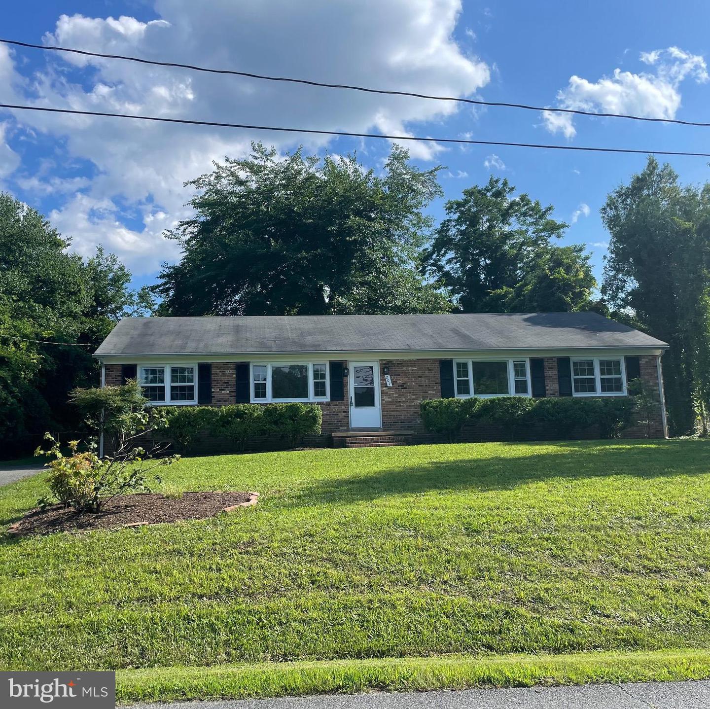 207 RIDGEMORE ST, FREDERICKSBURG, Virginia 22405, 3 Bedrooms Bedrooms, ,2 BathroomsBathrooms,Residential,For sale,207 RIDGEMORE ST,VAST2038220 MLS # VAST2038220