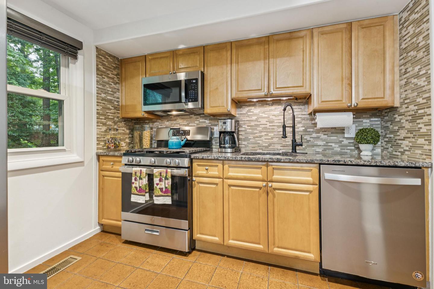 11234 HUNTING HORN LN, RESTON, Virginia 20191, 4 Bedrooms Bedrooms, ,2 BathroomsBathrooms,Residential,For sale,11234 HUNTING HORN LN,VAFX2237000 MLS # VAFX2237000