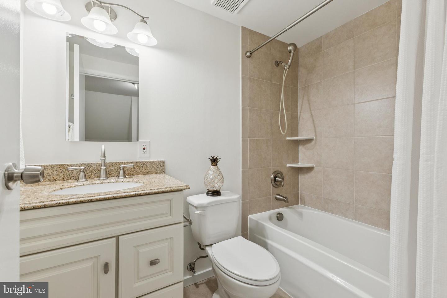 11234 HUNTING HORN LN, RESTON, Virginia 20191, 4 Bedrooms Bedrooms, ,2 BathroomsBathrooms,Residential,For sale,11234 HUNTING HORN LN,VAFX2237000 MLS # VAFX2237000