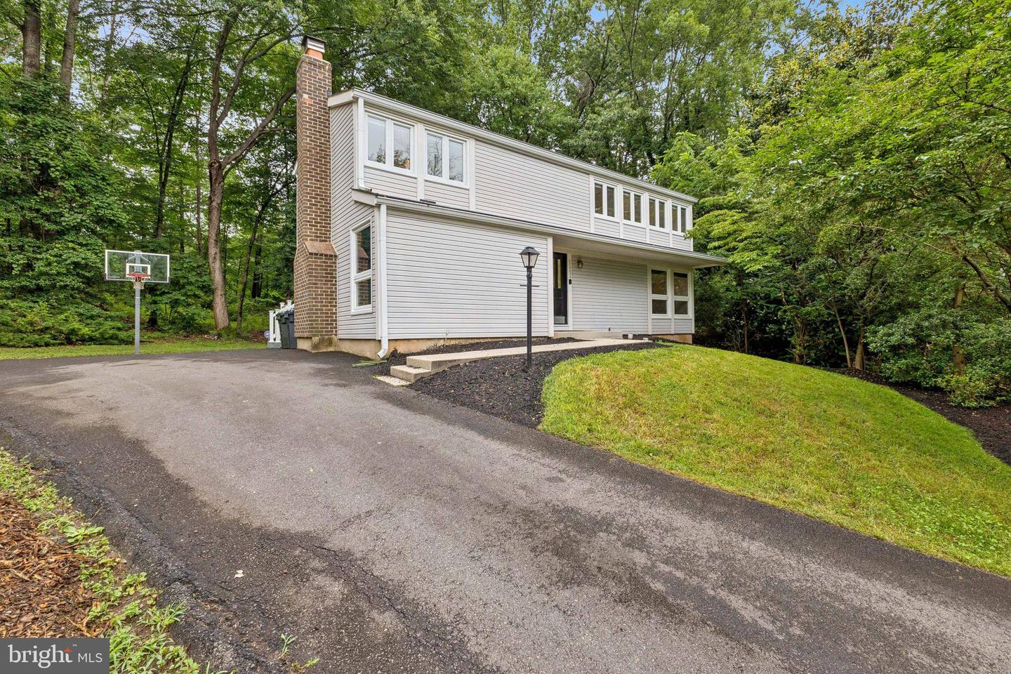 11234 HUNTING HORN LN, RESTON, Virginia 20191, 4 Bedrooms Bedrooms, ,2 BathroomsBathrooms,Residential,For sale,11234 HUNTING HORN LN,VAFX2237000 MLS # VAFX2237000