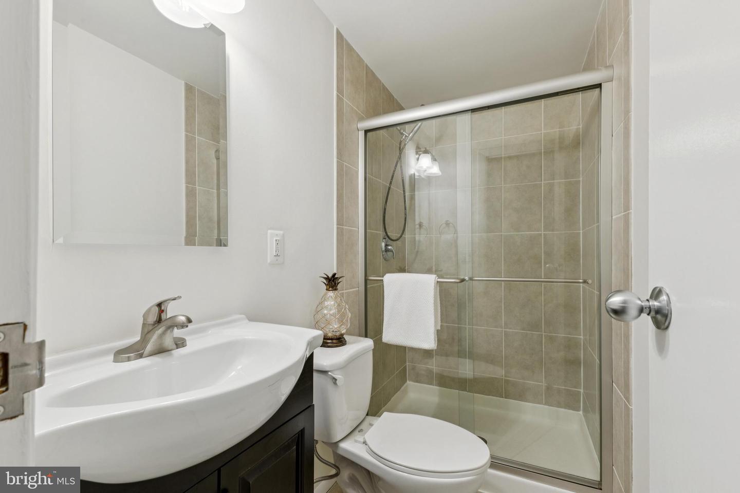 11234 HUNTING HORN LN, RESTON, Virginia 20191, 4 Bedrooms Bedrooms, ,2 BathroomsBathrooms,Residential,For sale,11234 HUNTING HORN LN,VAFX2237000 MLS # VAFX2237000