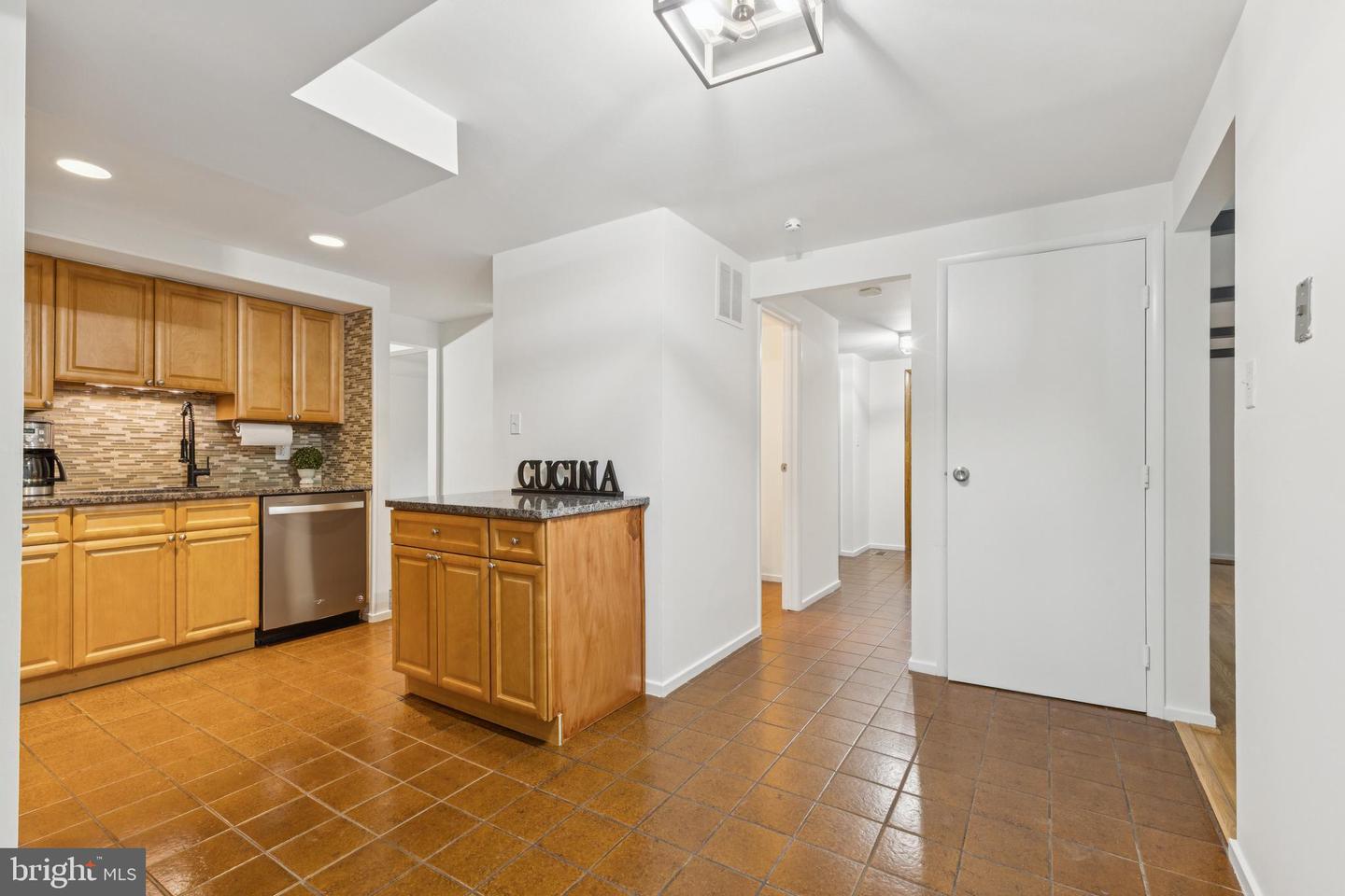 11234 HUNTING HORN LN, RESTON, Virginia 20191, 4 Bedrooms Bedrooms, ,2 BathroomsBathrooms,Residential,For sale,11234 HUNTING HORN LN,VAFX2237000 MLS # VAFX2237000