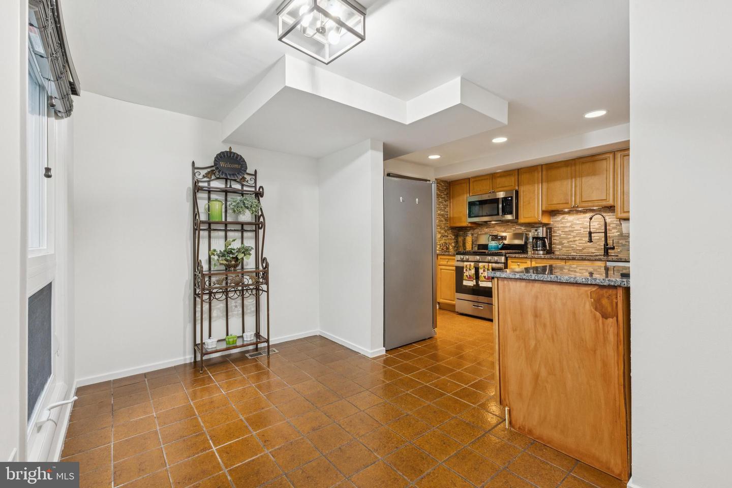 11234 HUNTING HORN LN, RESTON, Virginia 20191, 4 Bedrooms Bedrooms, ,2 BathroomsBathrooms,Residential,For sale,11234 HUNTING HORN LN,VAFX2237000 MLS # VAFX2237000