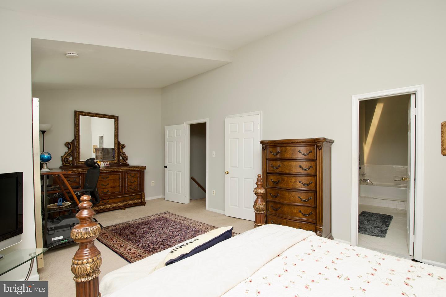 4024 NICHOLAS CT, FAIRFAX, Virginia 22033, 3 Bedrooms Bedrooms, ,3 BathroomsBathrooms,Residential,For sale,4024 NICHOLAS CT,VAFX2237876 MLS # VAFX2237876