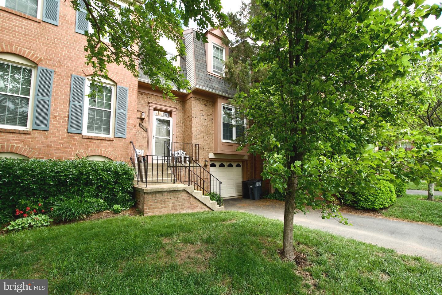 4024 NICHOLAS CT, FAIRFAX, Virginia 22033, 3 Bedrooms Bedrooms, ,3 BathroomsBathrooms,Residential,For sale,4024 NICHOLAS CT,VAFX2237876 MLS # VAFX2237876
