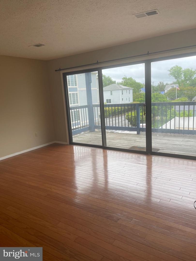 715 WASHINGTON AVE #9, COLONIAL BEACH, Virginia 22443, 2 Bedrooms Bedrooms, ,2 BathroomsBathrooms,Residential,For sale,715 WASHINGTON AVE #9,VAWE2008828 MLS # VAWE2008828