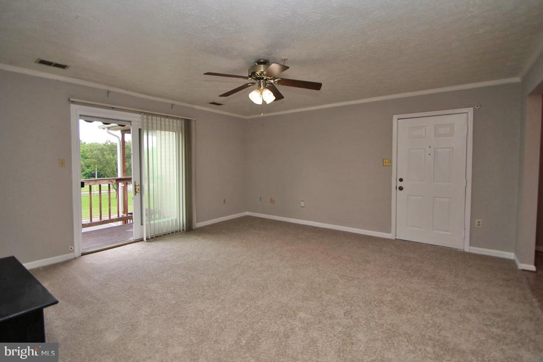 1282-A12 OX RD, WOODSTOCK, Virginia 22664, 2 Bedrooms Bedrooms, ,2 BathroomsBathrooms,Residential,For sale,1282-A12 OX RD,VASH2011442 MLS # VASH2011442