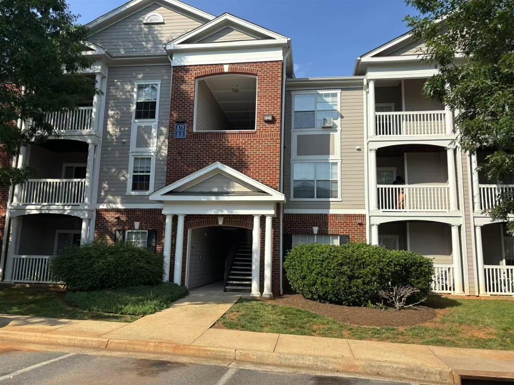 175 YELLOWSTONE DR, CHARLOTTESVILLE, Virginia 22903, 3 Bedrooms Bedrooms, ,3 BathroomsBathrooms,Residential,175 YELLOWSTONE DR,666338 MLS # 666338