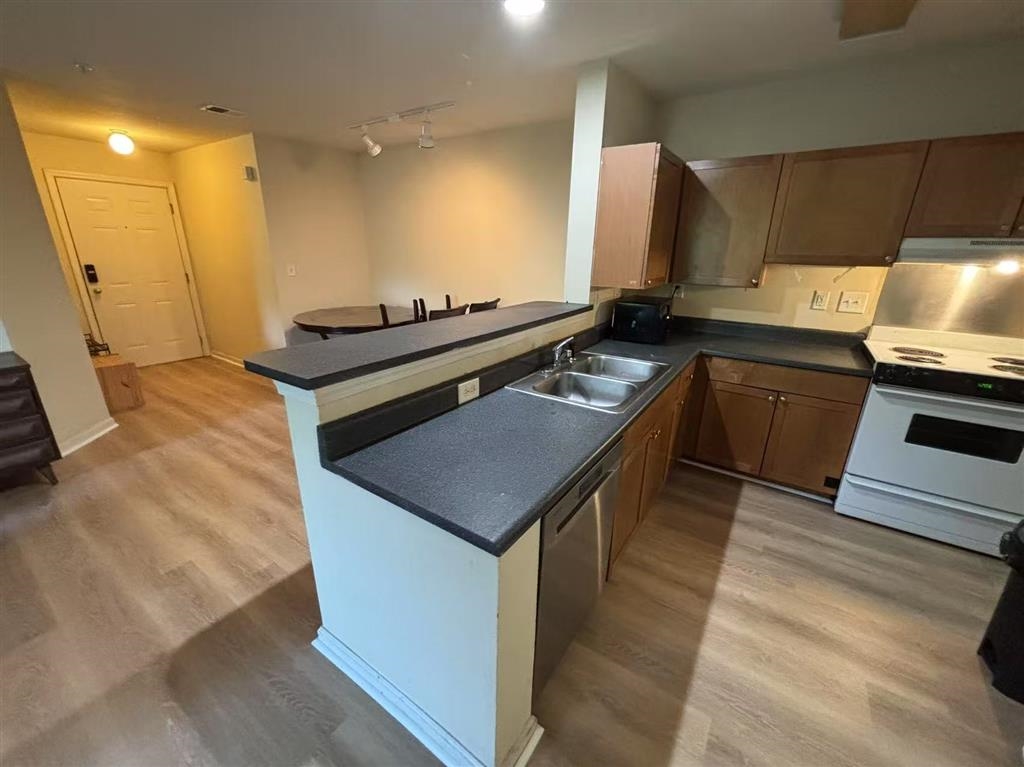 175 YELLOWSTONE DR, CHARLOTTESVILLE, Virginia 22903, 3 Bedrooms Bedrooms, ,3 BathroomsBathrooms,Residential,175 YELLOWSTONE DR,666338 MLS # 666338