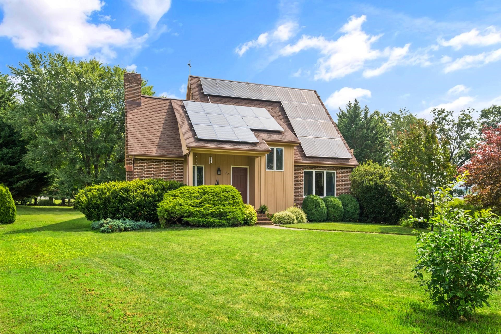 32 SPRING CT, WAYNESBORO, Virginia 22980, 3 Bedrooms Bedrooms, ,2 BathroomsBathrooms,Residential,32 SPRING CT,666344 MLS # 666344