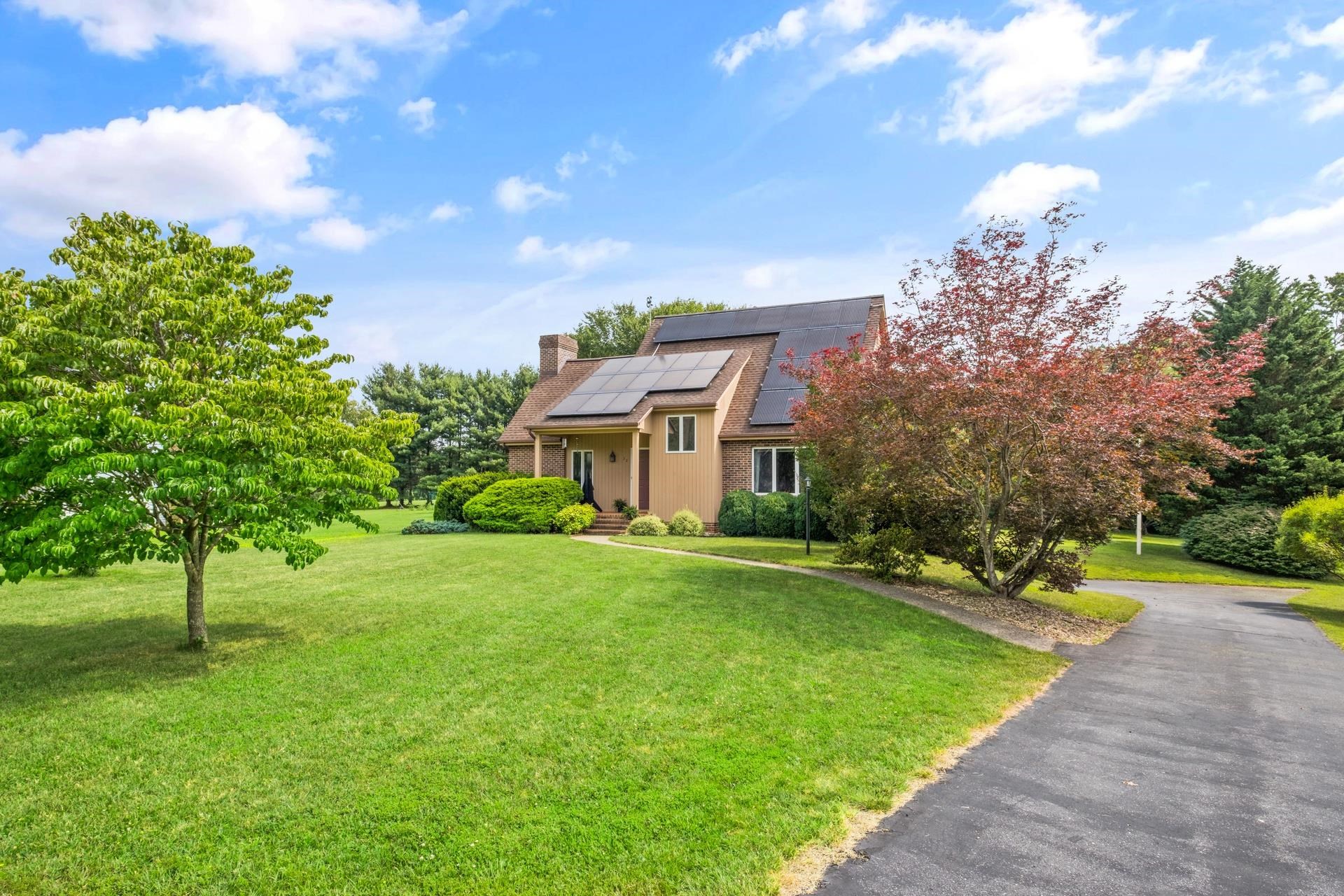 32 SPRING CT, WAYNESBORO, Virginia 22980, 3 Bedrooms Bedrooms, ,2 BathroomsBathrooms,Residential,32 SPRING CT,666344 MLS # 666344