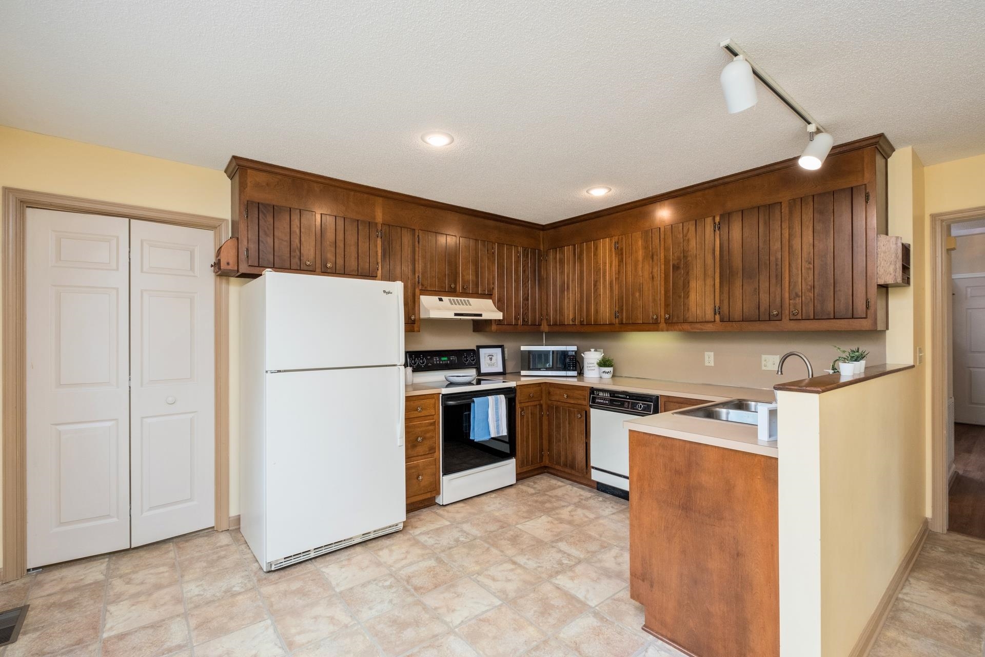 32 SPRING CT, WAYNESBORO, Virginia 22980, 3 Bedrooms Bedrooms, ,2 BathroomsBathrooms,Residential,32 SPRING CT,666344 MLS # 666344