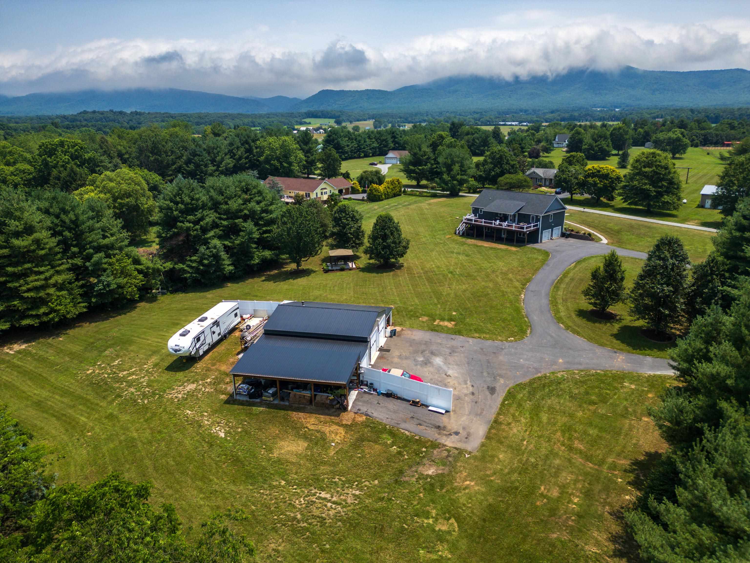 56 SERENDIPITY LN, CRIMORA, Virginia 24431, 3 Bedrooms Bedrooms, ,2 BathroomsBathrooms,Residential,56 SERENDIPITY LN,666358 MLS # 666358