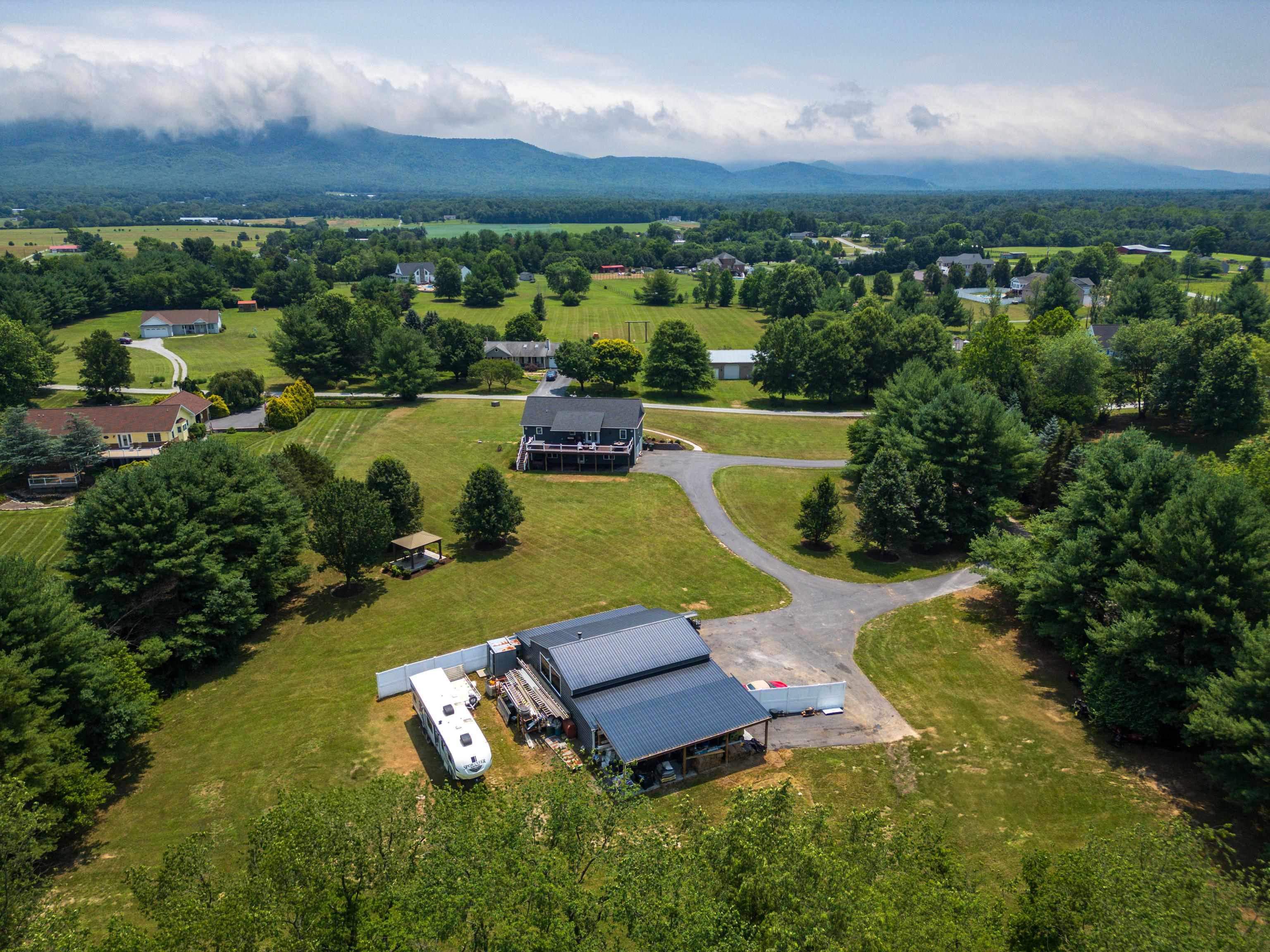 56 SERENDIPITY LN, CRIMORA, Virginia 24431, 3 Bedrooms Bedrooms, ,2 BathroomsBathrooms,Residential,56 SERENDIPITY LN,666358 MLS # 666358