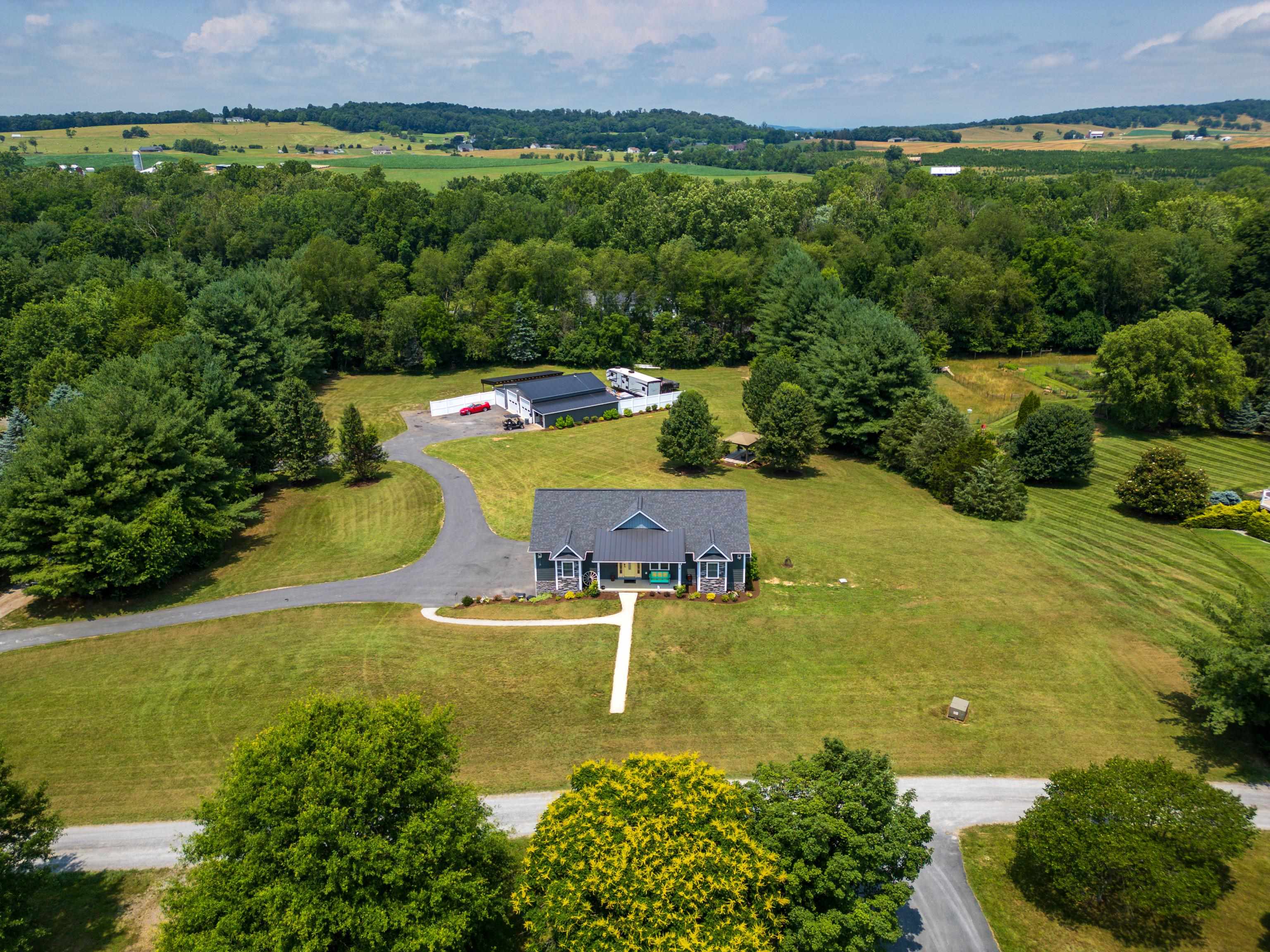 56 SERENDIPITY LN, CRIMORA, Virginia 24431, 3 Bedrooms Bedrooms, ,2 BathroomsBathrooms,Residential,56 SERENDIPITY LN,666358 MLS # 666358