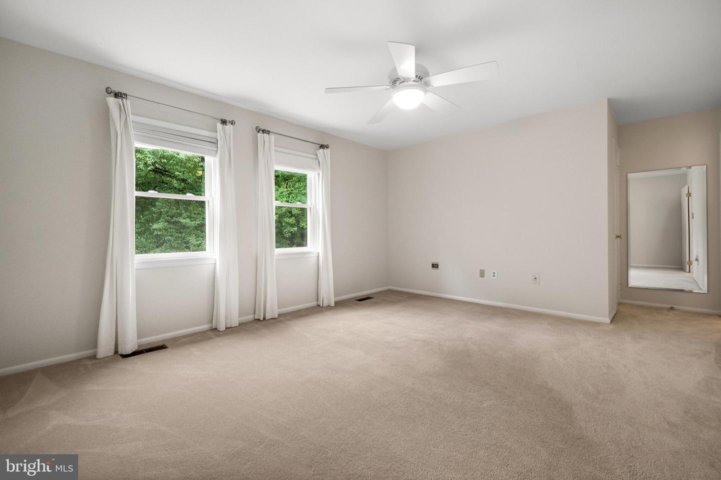 6913 MCLEAN PARK MANOR CT, MCLEAN, Virginia 22101, 4 Bedrooms Bedrooms, ,3 BathroomsBathrooms,Residential,For sale,6913 MCLEAN PARK MANOR CT,VAFX2242666 MLS # VAFX2242666