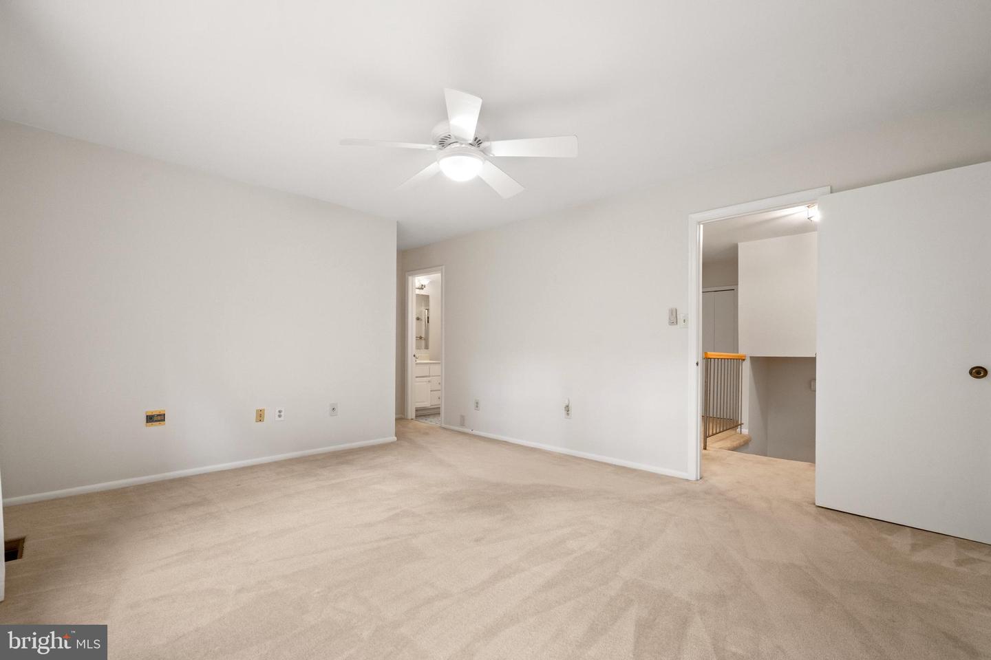 6913 MCLEAN PARK MANOR CT, MCLEAN, Virginia 22101, 4 Bedrooms Bedrooms, ,3 BathroomsBathrooms,Residential,For sale,6913 MCLEAN PARK MANOR CT,VAFX2242666 MLS # VAFX2242666