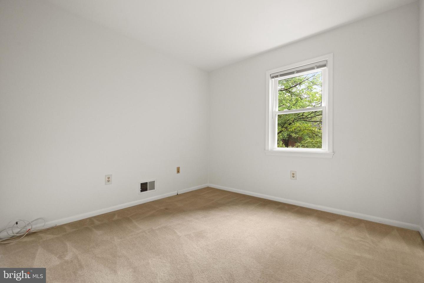 6913 MCLEAN PARK MANOR CT, MCLEAN, Virginia 22101, 4 Bedrooms Bedrooms, ,3 BathroomsBathrooms,Residential,For sale,6913 MCLEAN PARK MANOR CT,VAFX2242666 MLS # VAFX2242666