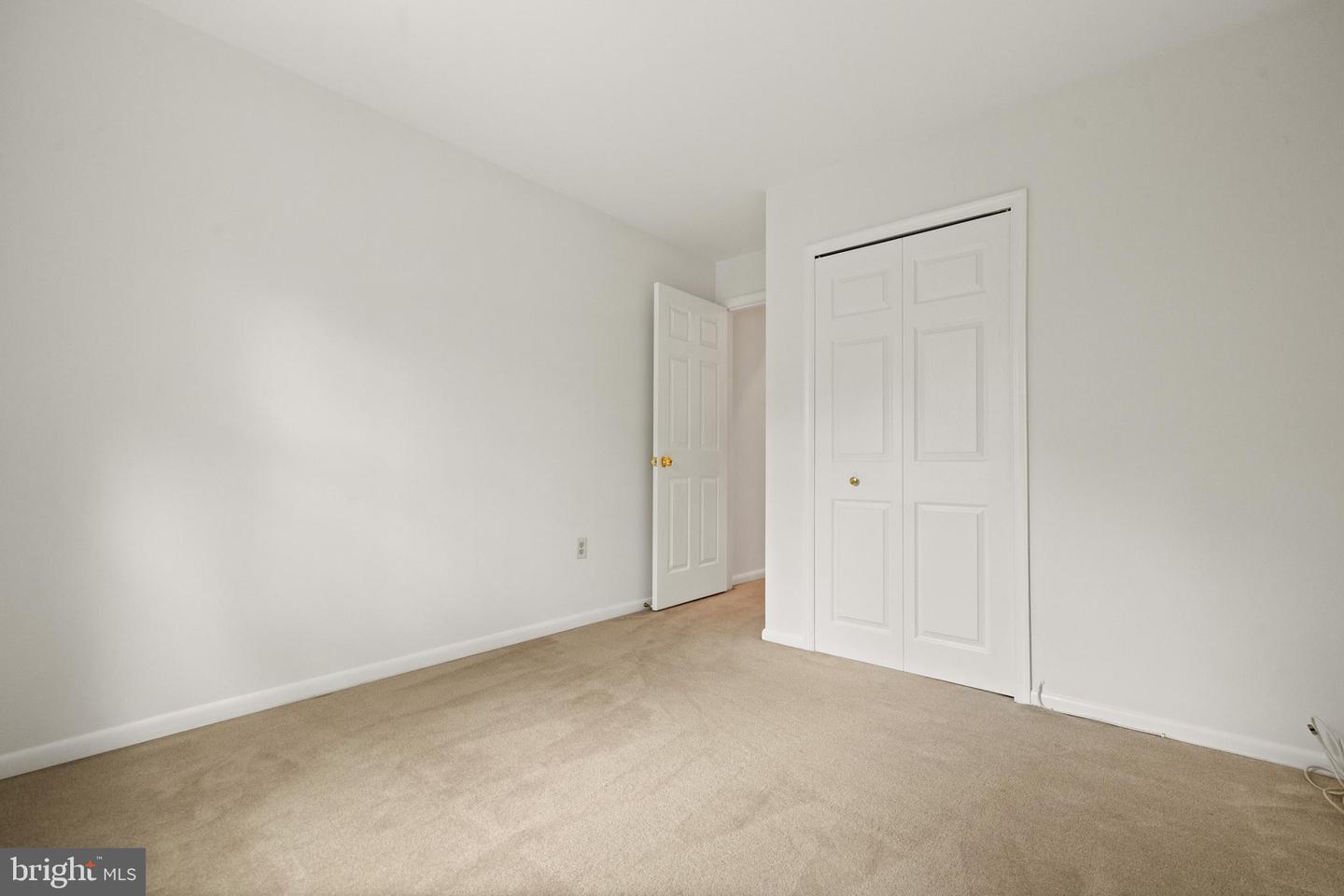 6913 MCLEAN PARK MANOR CT, MCLEAN, Virginia 22101, 4 Bedrooms Bedrooms, ,3 BathroomsBathrooms,Residential,For sale,6913 MCLEAN PARK MANOR CT,VAFX2242666 MLS # VAFX2242666