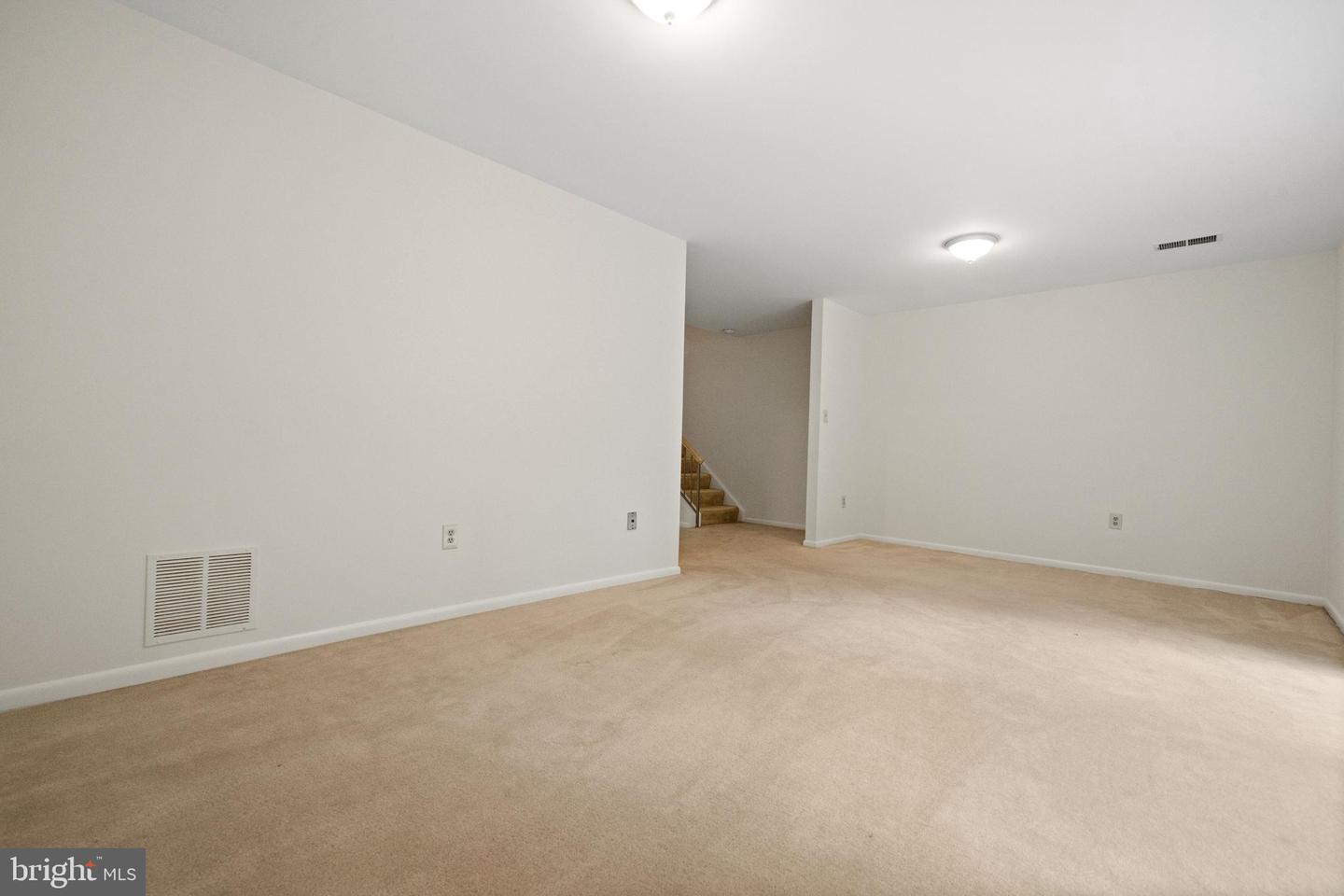 6913 MCLEAN PARK MANOR CT, MCLEAN, Virginia 22101, 4 Bedrooms Bedrooms, ,3 BathroomsBathrooms,Residential,For sale,6913 MCLEAN PARK MANOR CT,VAFX2242666 MLS # VAFX2242666