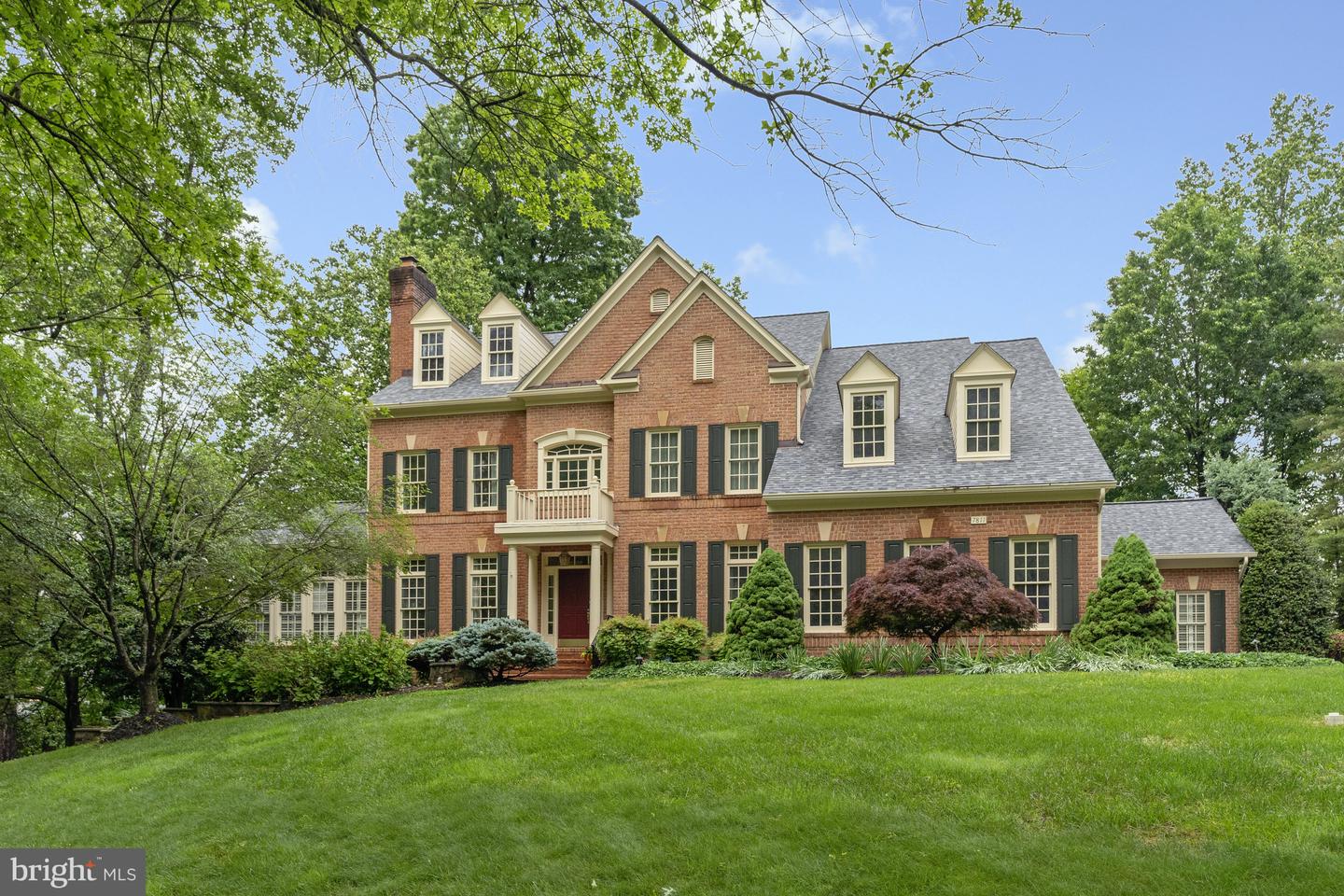 7811 CROWNHURST CT, MCLEAN, Virginia 22102, 6 Bedrooms Bedrooms, ,6 BathroomsBathrooms,Residential,For sale,7811 CROWNHURST CT,VAFX2242912 MLS # VAFX2242912